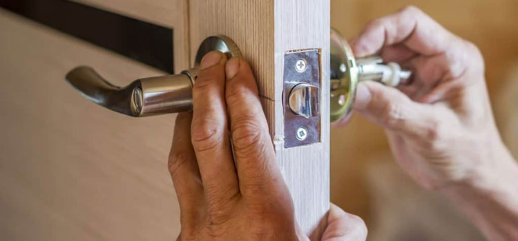 Change Deadbolt Lock Cylinder in Whitby, ON