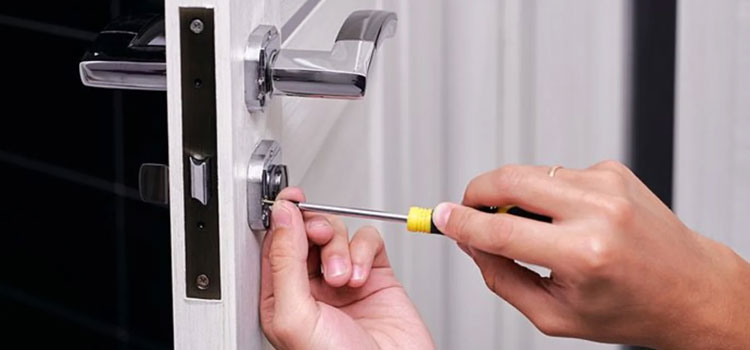 Change Locks On House in Aurora, ON