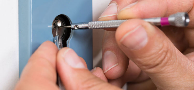 Emergency House Lockouts Near Me in Aurora, ON